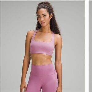 Lululemon Smoothcover sports bra